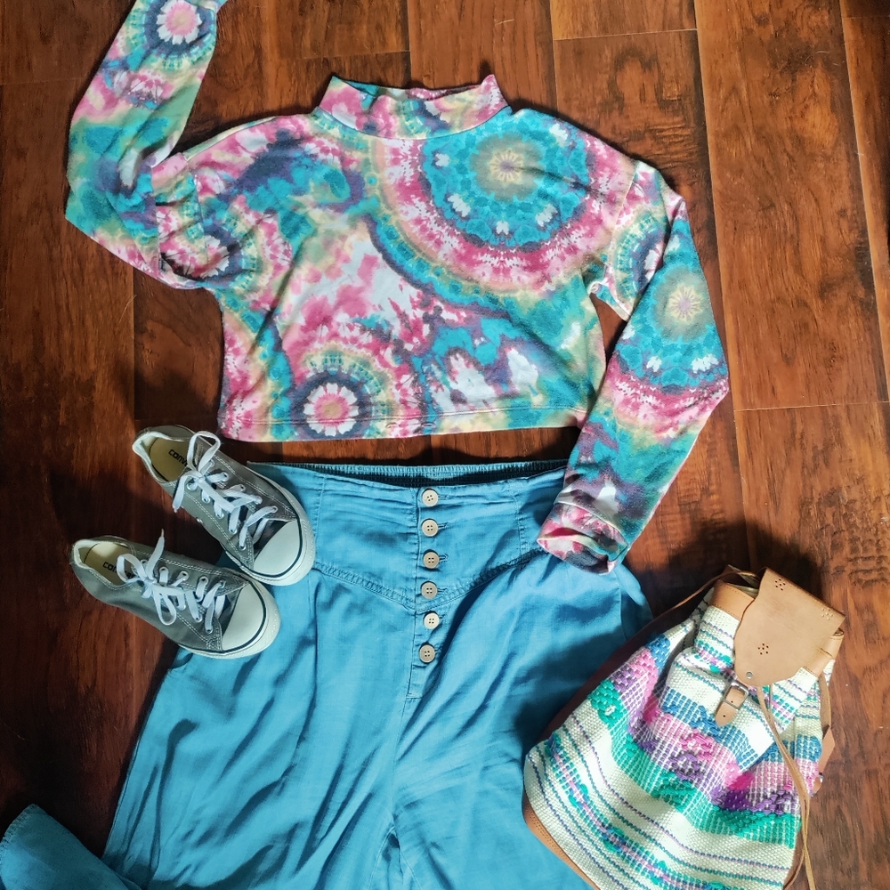 Beautiful Colorful Tie Dye Women's Crop Top